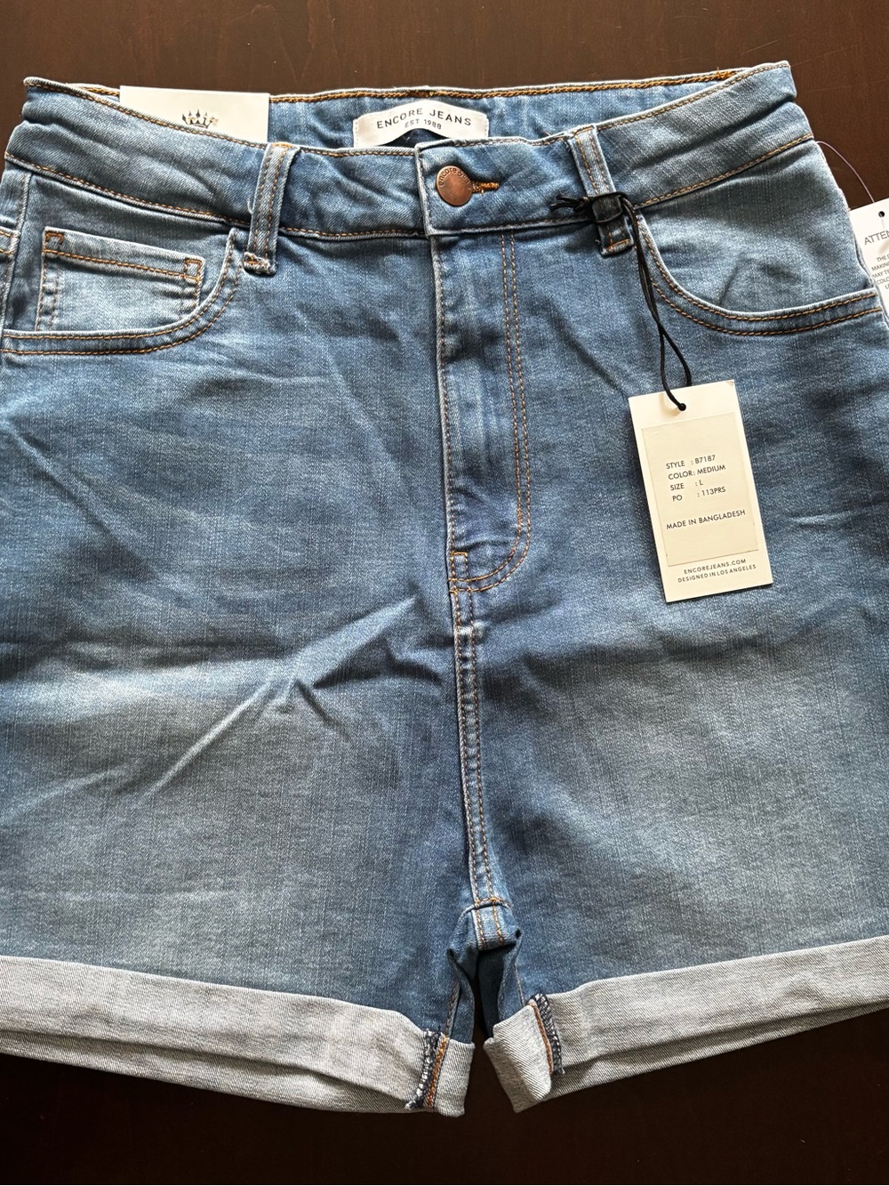 NWT Encore High Rise Roll Up Jean Shorts - L - Medium Wash - Stretch